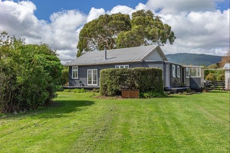Photo of property in 121 North Manakau Road, Manakau, 5573