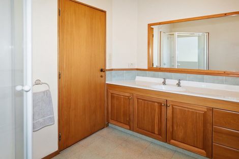 Photo of property in 32 Marine Parade, Mount Maunganui, 3116