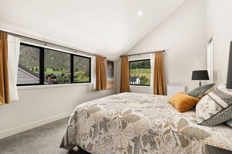 Photo of property in 8 Pendeen Crescent, Jacks Point, Queenstown, 9371