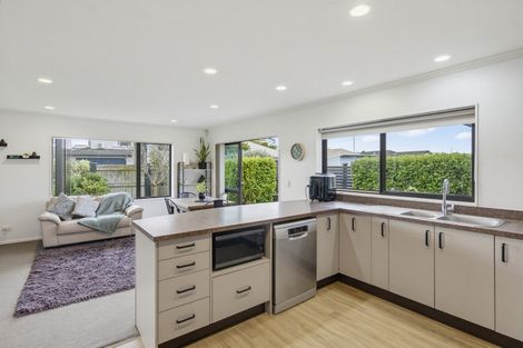 Photo of property in 20 Gandalf Crescent, Paraparaumu, 5032