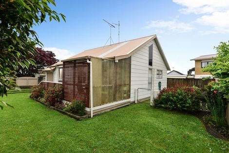 Photo of property in 2 Grove Place, Dinsdale, Hamilton, 3204