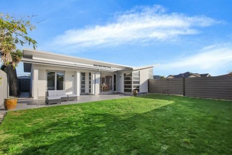 Photo of property in 17 Bottle Lake Drive, Parklands, Christchurch, 8083