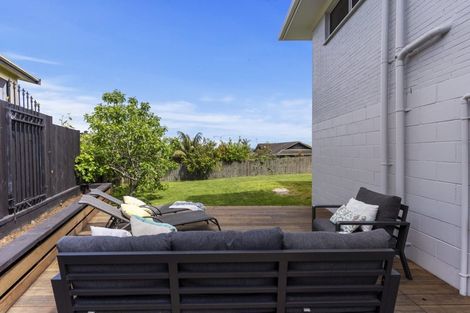 Photo of property in 24 Gulf Crest, Bucklands Beach, Auckland, 2012