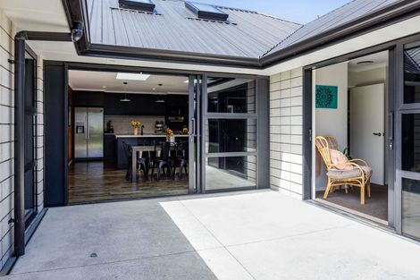 Photo of property in 405 Ketemarae Road, Normanby, Hawera, 4675