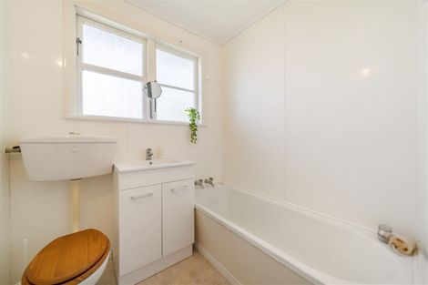 Photo of property in 34 Guthrie Street, Waterloo, Lower Hutt, 5011