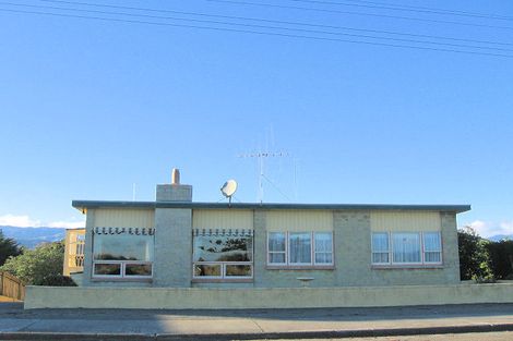 Photo of property in 14 Marine Parade, Otaki Beach, Otaki, 5512