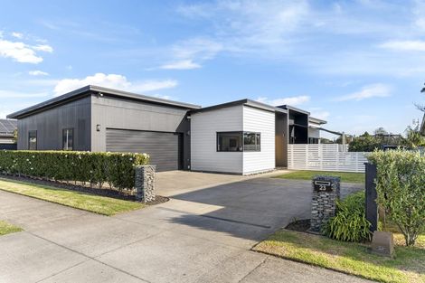 Photo of property in 23 Dreaver Drive, Waitara, 4320