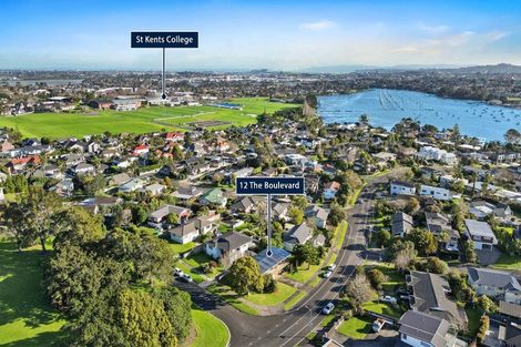 Photo of property in 12 The Boulevard, Sunnyhills, Auckland, 2010