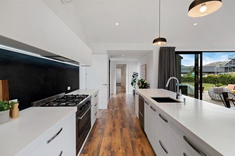 Photo of property in 20 Jacks Point Rise, Jacks Point, Queenstown, 9371