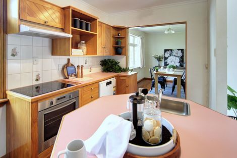 Photo of property in 6 Lansdowne Crescent, Lansdowne, Masterton, 5810