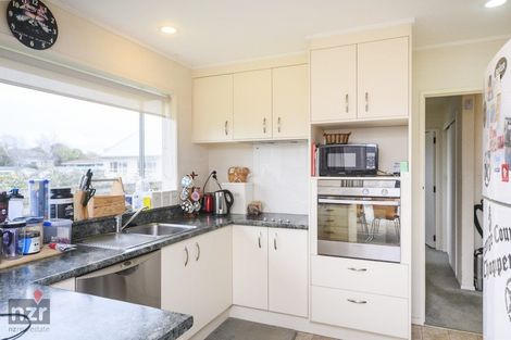 Photo of property in Charleville Court, 1/225 Ruahine Street, Roslyn, Palmerston North, 4414