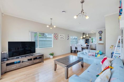 Photo of property in 10 Mulvaney Crescent, Henderson, Auckland, 0612