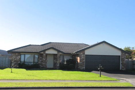 Photo of property in 60 Sandwick Drive, Weymouth, Auckland, 2103