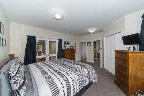 Photo of property in 31 Winston Avenue, Hokowhitu, Palmerston North, 4410
