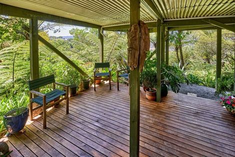 Photo of property in 60 Pomare Road, Tirohanga, Lower Hutt, 5010