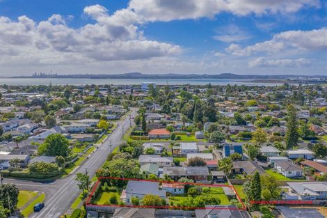 Photo of property in 72 Taikata Road, Te Atatu Peninsula, Auckland, 0610