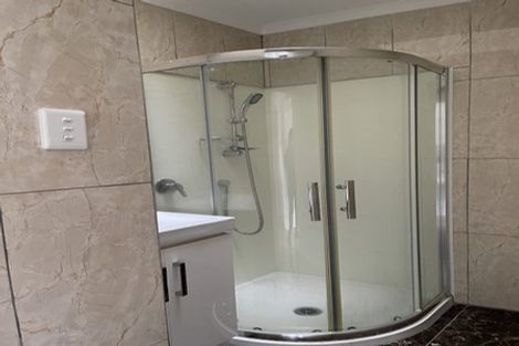 Photo of property in 5/106 West Coast Road, Glen Eden, Auckland, 0602