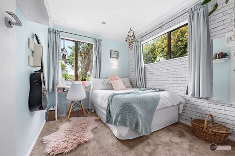 Photo of property in 33b Pekanga Road, Normandale, Lower Hutt, 5010