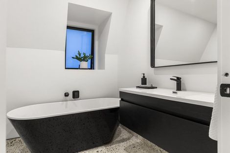 Photo of property in 16 Island View Terrace, Cockle Bay, Auckland, 2014