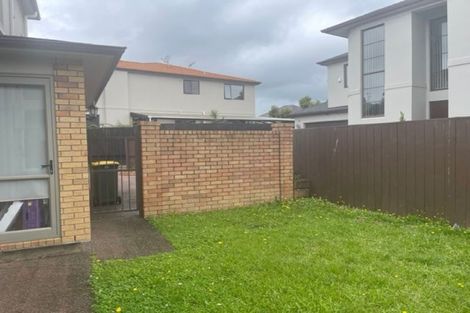 Photo of property in 28 Kaseng Place, East Tamaki Heights, Auckland, 2016