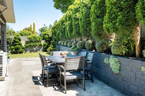 Photo of property in 43 Muritai Crescent, Havelock North, 4130