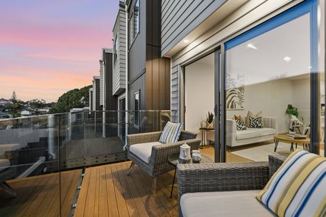 Photo of property in 72b Sycamore Drive, Sunnynook, Auckland, 0620