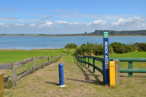 Photo of property in 519 Pukehina Parade, Pukehina, Te Puke, 3189