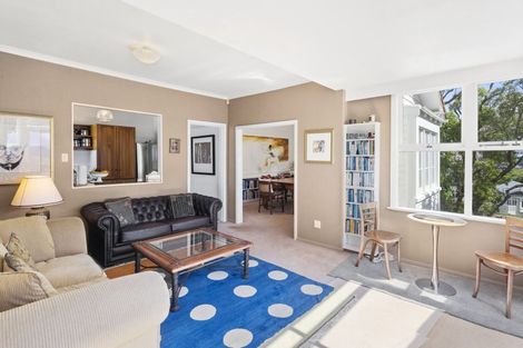 Photo of property in 27 Lower North Terrace, Kelburn, Wellington, 6012