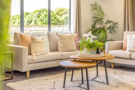 Photo of property in 18 Guildford Drive, Paraparaumu, 5032