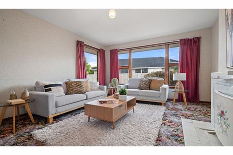 Photo of property in 12 Blossomdale Place, Bishopdale, Christchurch, 8053