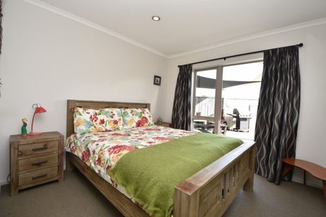 Photo of property in 7 Tararua Crescent, Carterton, 5713