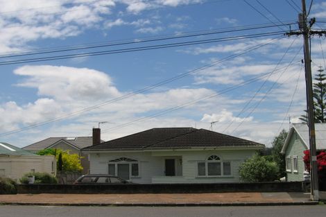 Photo of property in 437a Point Chevalier Road, Point Chevalier, Auckland, 1022