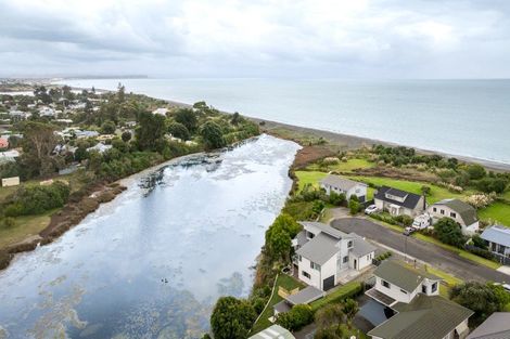 Photo of property in 17 Collison Terrace, Haumoana, 4102