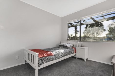 Photo of property in 17 Rhonda Place, Opaheke, Papakura, 2113