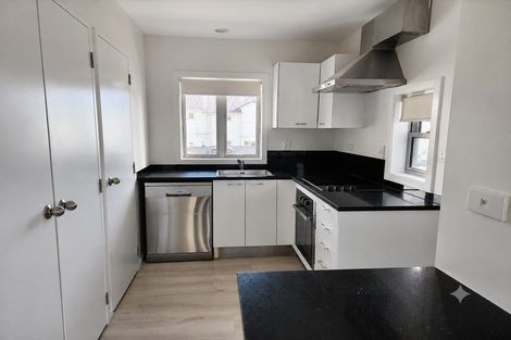 Photo of property in 9/6 John Jennings Drive, Oteha, Auckland, 0632