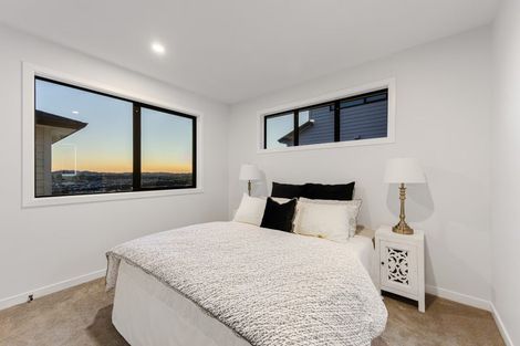 Photo of property in 17 Manawanui Way, Orewa, 0931