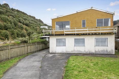 Photo of property in 60a Owhiro Bay Parade, Owhiro Bay, Wellington, 6023