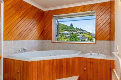 Photo of property in 12 Matai Place, Waikawa, Picton, 7220