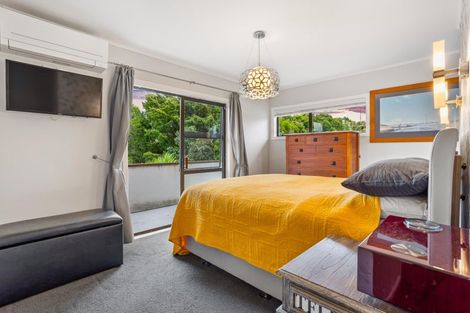 Photo of property in 20 Glen Marine Parade, Glendene, Auckland, 0602