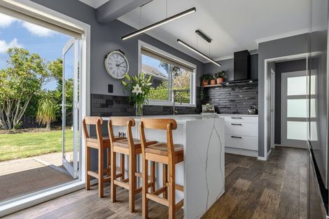 Photo of property in 4 Nuhaka Place, Paraparaumu Beach, Paraparaumu, 5032