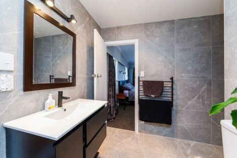 Photo of property in 16 Buick Crescent, Awapuni, Palmerston North, 4412