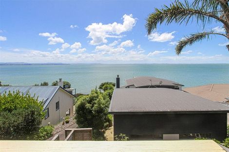 Photo of property in 28 Crispe Road, Clarks Beach, 2122