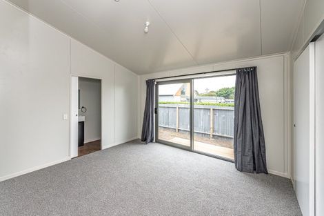 Photo of property in 19 Karewa Street, Castlecliff, Wanganui, 4501