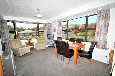 Photo of property in 16 Kinmont Crescent, Kinmont Park, Mosgiel, 9024