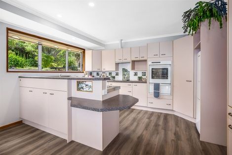 Photo of property in 10 Spicer Place, Tawa, Wellington, 5028