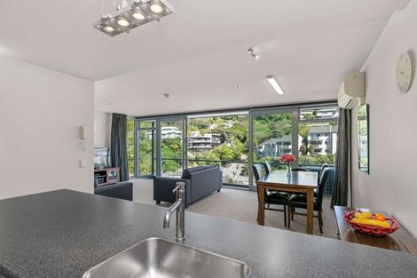 Photo of property in Montreaux Apartments, 5f/164 The Terrace, Wellington Central, Wellington, 6011