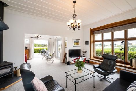 Photo of property in 15 Old Ferry Road, Clive, 4102