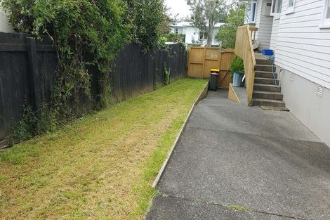 Photo of property in 4 La Trobe Street, Pakuranga Heights, Auckland, 2010