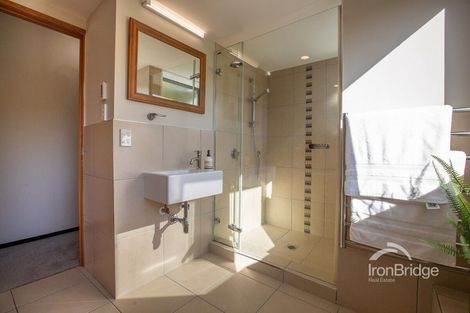 Photo of property in 6b Chatsworth Road, Silverstream, Upper Hutt, 5019