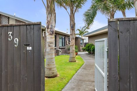 Photo of property in 39 Tiverton Crescent, Whalers Gate, New Plymouth, 4310